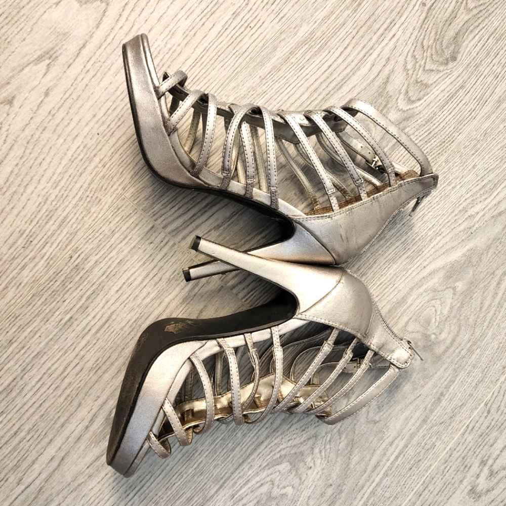 Delicious pewter cage platform